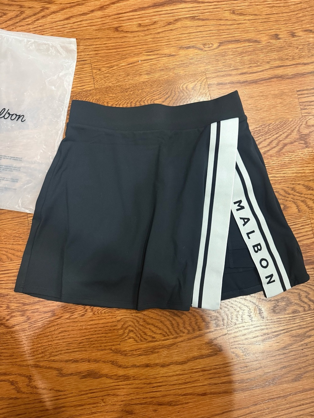 Malbon Women’s Baseline Skirt with built in shorts NWT